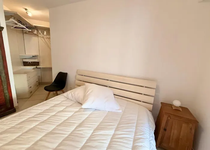 Les Pins - 2 People - Close To Beaches And Shops